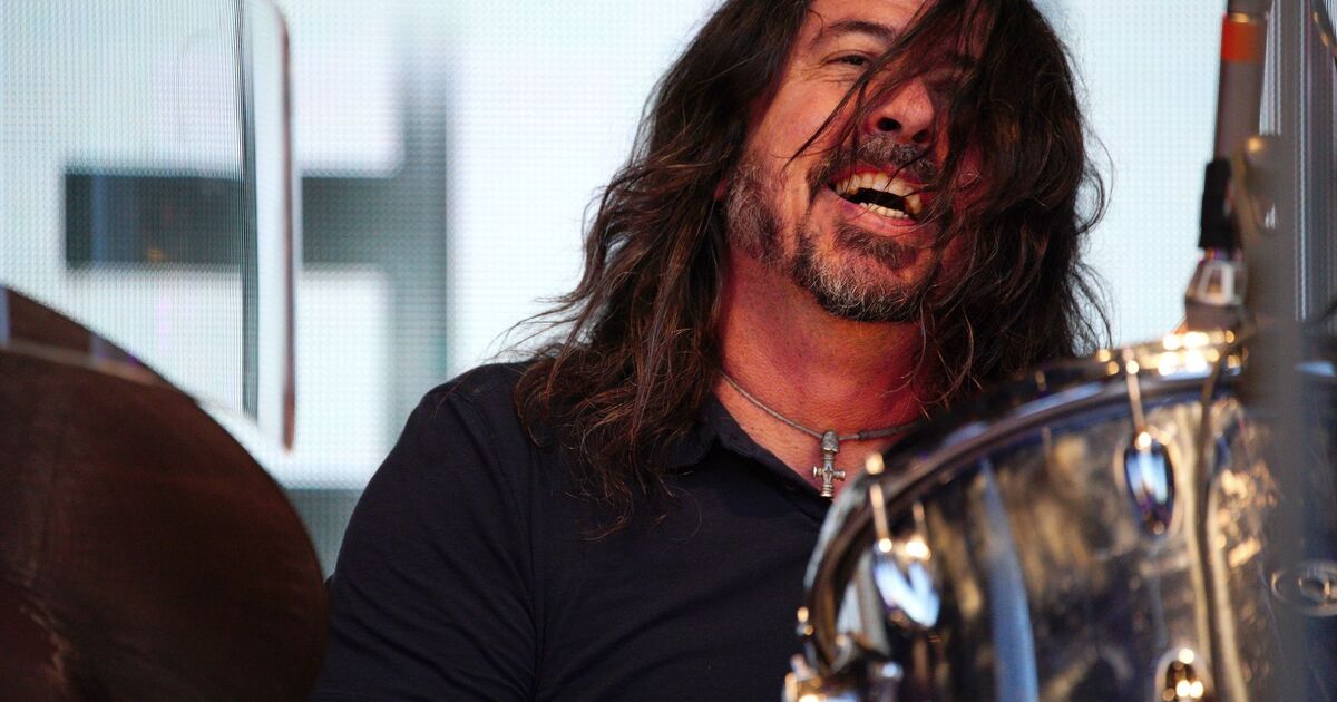 Rocker Dave Grohl gesteht Vaterschaft außerhalb seiner Ehe #adessonews